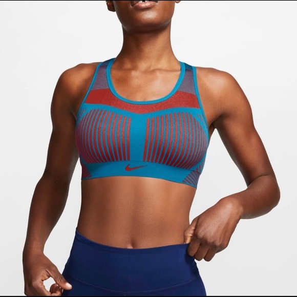 Nike FENOM Flyknit Sports Bra Size Small Like New - Picture 3 of 4